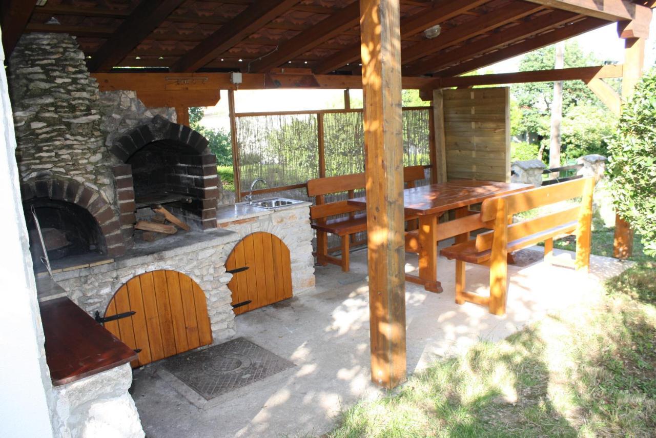 Holiday Home Radmila Premantura Luaran gambar
