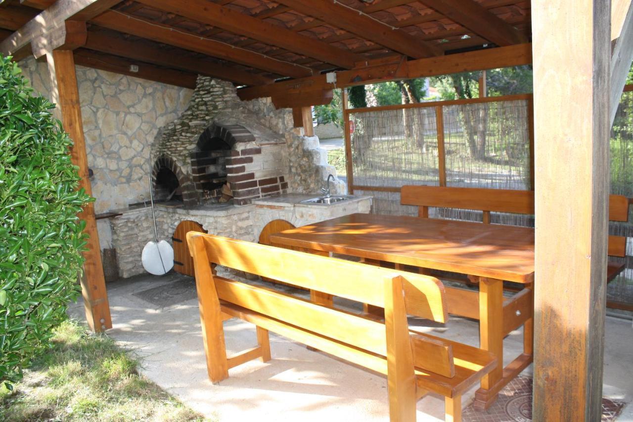 Holiday Home Radmila Premantura Luaran gambar